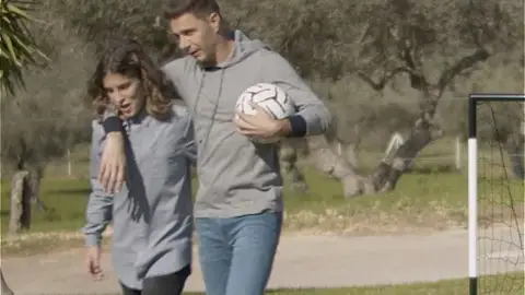 Rocío Valle, responsable de Marketing, "Joaquín representa los valores de nuestra marca, esfuerzo, sencillez e inteligencia" mercaluz