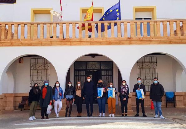 Se buscan jóvenes" anfitriones virtuales" para fomentar el turismo rural. Se buscan jóvenes" anfitriones virtuales" para fomentar el turismo rural.