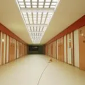 TS declara la responsabilidad subsidiaria del Estado al pago de 547.000 euros de indemnización a un preso agredido en la cárcel de Dueñas TS declara la responsabilidad subsidiaria del Estado al pago de 547.000 euros de indemnización a un preso agredido en la cárcel de Dueñas