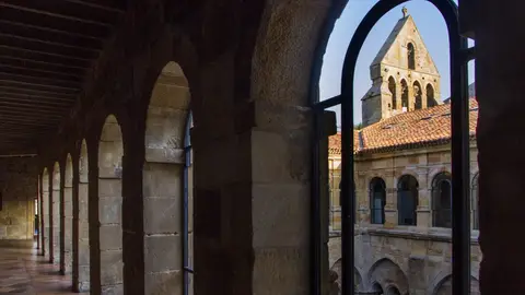 El centro expositivo Rom amplía su horario y refuerza las visitas guiadas durante la Semana Santa Cultura