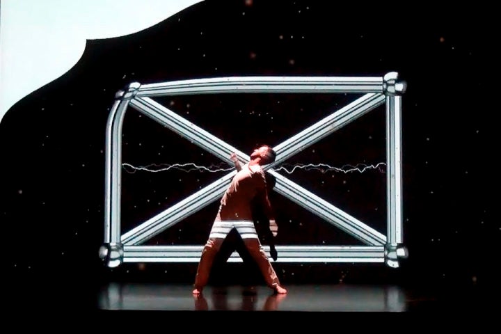 Elena Córdoba porta la dansa que interpel·la l’espectador al Teatre del Raval Elena Córdoba porta la dansa que interpel·la l’espectador al Teatre del Raval