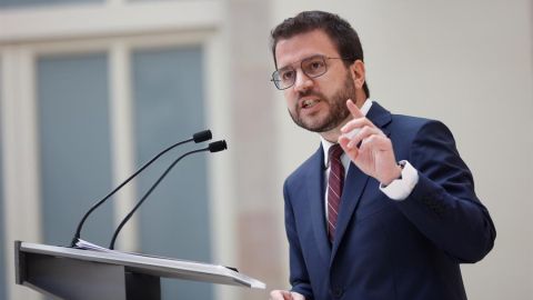El candidato de ERC a la presidencia de la Generalitat, Pere Aragon&egrave;s, en el Parlament de Catalunya
