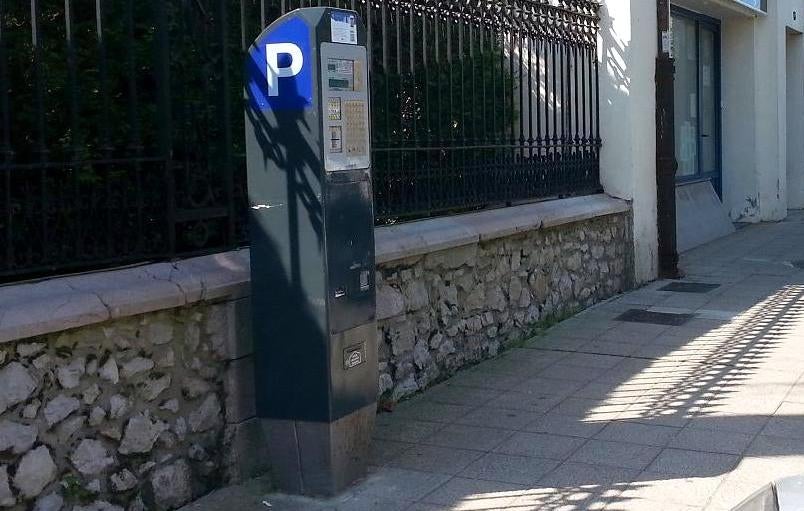 El PSOE critica la reactivación de la zona azul de Llanes durante la Semana Santa El PSOE critica la reactivación de la zona azul de Llanes durante la Semana Santa