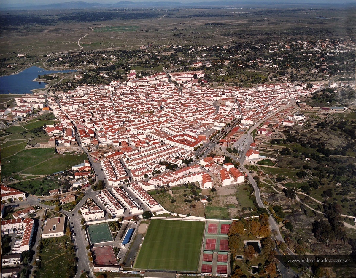 La Junta decreta el aislamiento perimetral de Malpartida de Cáceres con una incidencia de 582 casos a los 14 días La Junta decreta el aislamiento perimetral de Malpartida de Cáceres con una incidencia de 582 casos a los 14 días