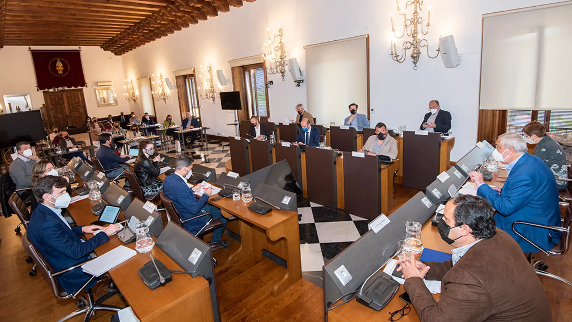 El Pleno de la Diputación de Cáceres aprueba 6.000.000 de euros para el Plan de Cooperación Económica Municipal