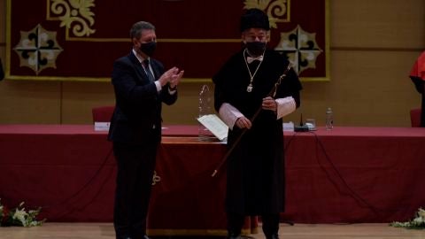 Julián Garde ha sido investido rector de la UCLM Julián Garde ha sido investido rector de la UCLM