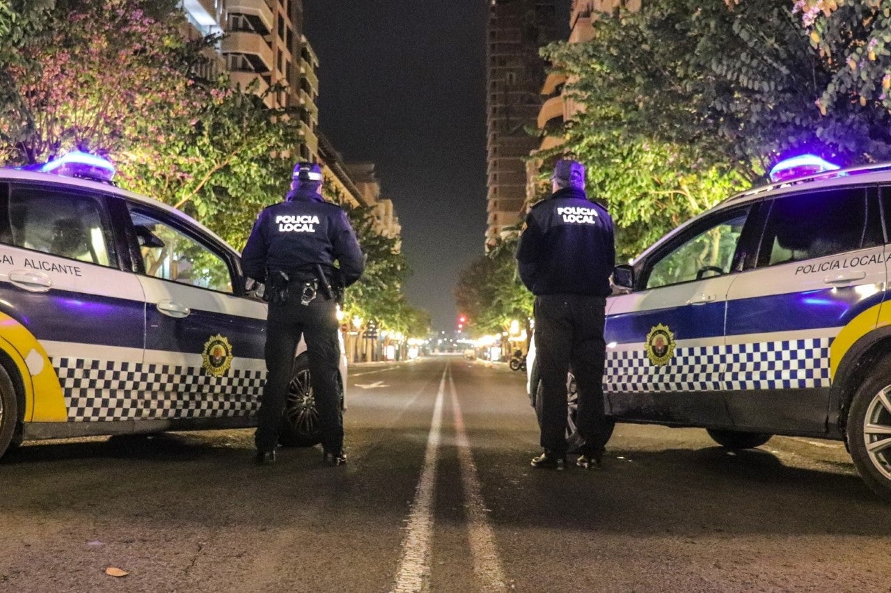 La Policía Local de Alicante sancionará a quienes vengan de otras regiones a su segunda residencia La Policía Local de Alicante sancionará a quienes vengan de otras regiones a su segunda residencia