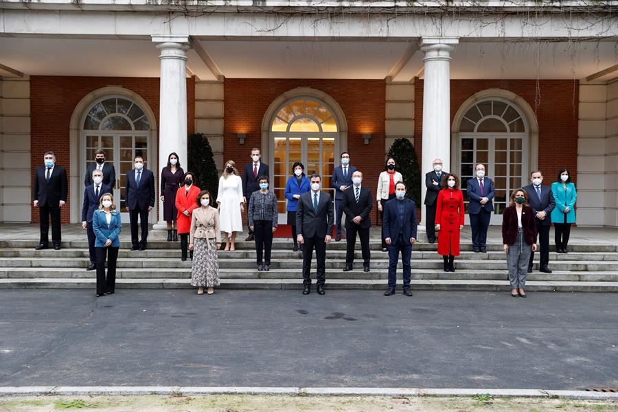 Los españoles valoran a los ministros del Gobierno y tan solo aprueba Margarita Robles, según una encuesta Los españoles valoran a los ministros del Gobierno y tan solo aprueba Margarita Robles, según una encuesta