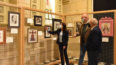 Mariola Galiana y Joaqu&iacute;n Mart&iacute;nez en la exposici&oacute;n 'Ars et Caritas'