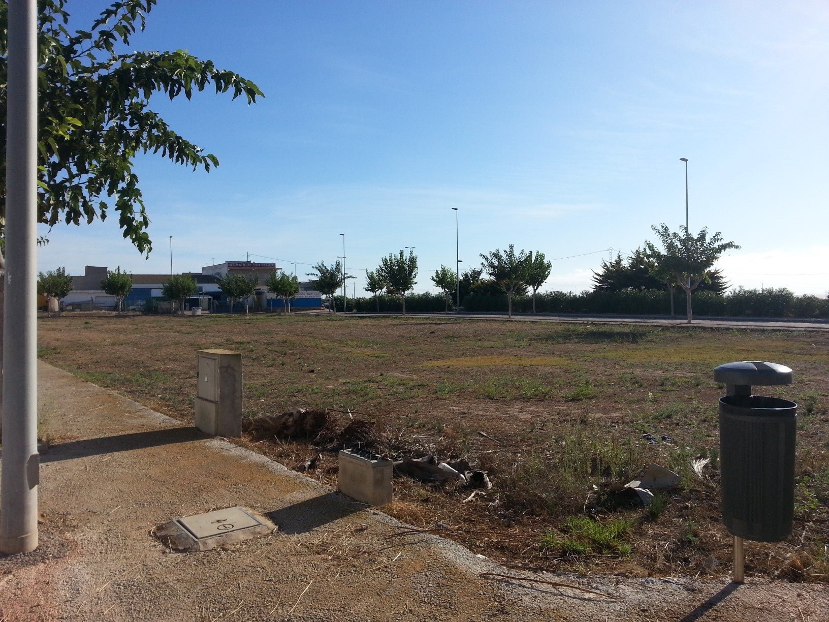 La sesión plenaria celebrada esta mañana ha aprobado inicialmente una nueva ordenanza municipal reguladora de sobre limpieza y vallado de solares en suelo urbano La sesión plenaria celebrada esta mañana ha aprobado inicialmente una nueva ordenanza municipal reguladora de sobre limpieza y vallado de solares en suelo urbano