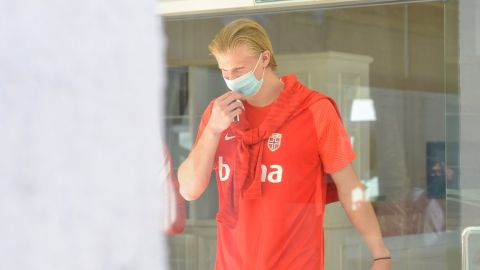 Haaland en la concentraci&oacute;n con Noruega