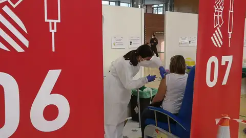 Comienza la vacunación del personal relacionado con la educación en el Departamento de Sagunto Comienza la vacunación del personal relacionado con la educación en el Departamento de Sagunto