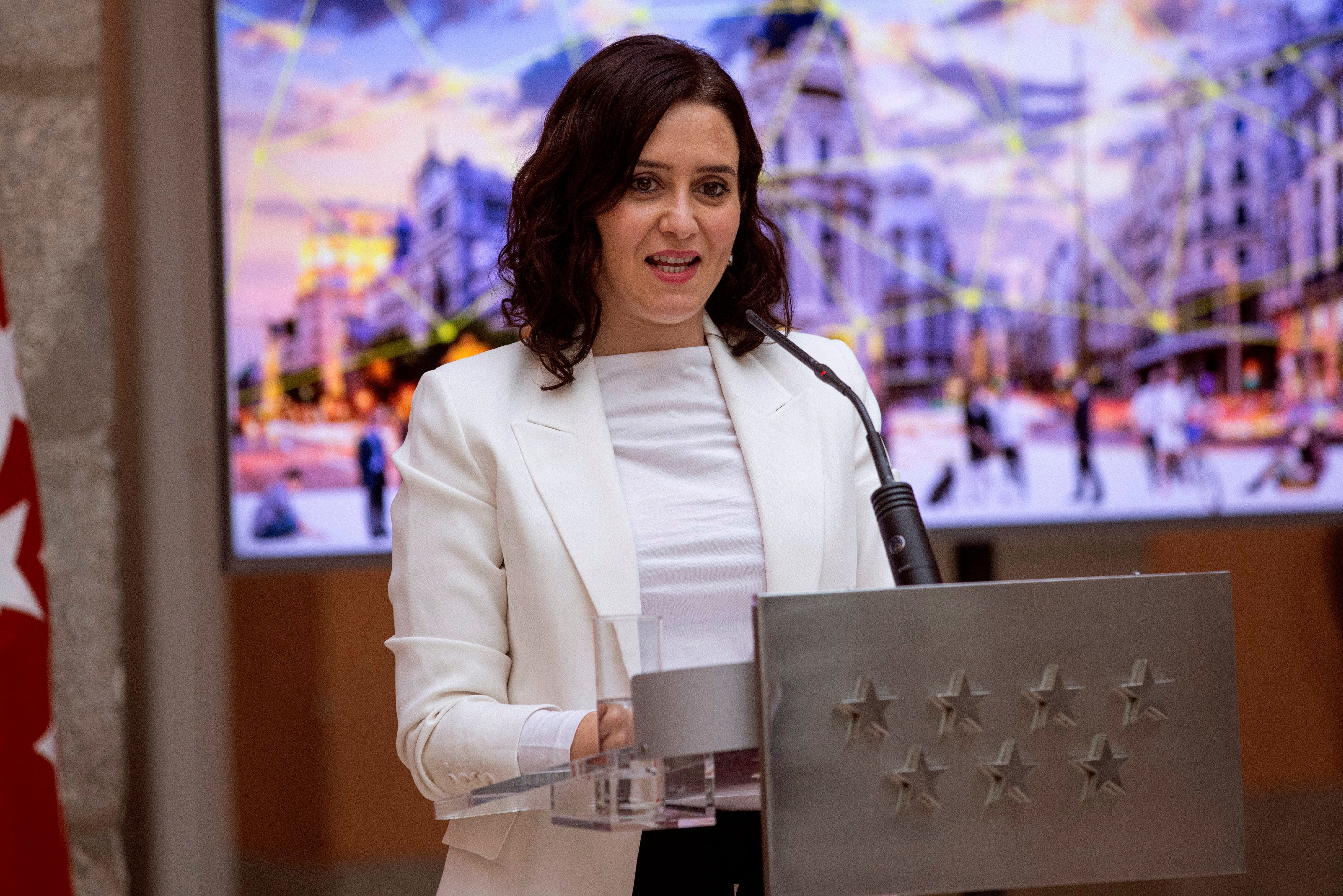 Las preguntas de Amón: "¿Cuánto tiempo va a tardar Ayuso en lanzar el eslogan 'Sánchez o libertad'? Las preguntas de Amón: "¿Cuánto tiempo va a tardar Ayuso en lanzar el eslogan 'Sánchez o libertad'?