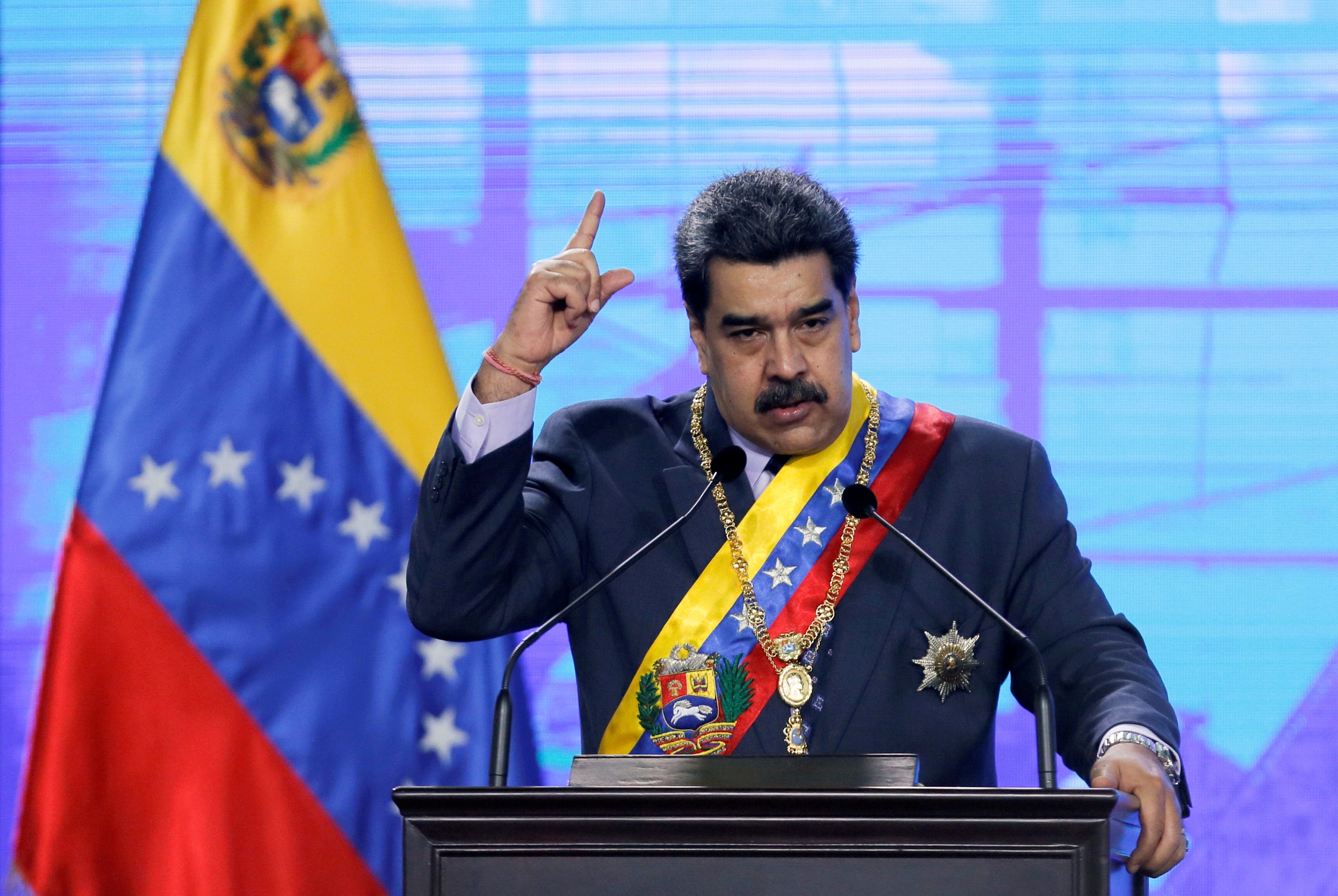 Maduro dice que España tiene que pedir perdón por "masacrar, robar y esclavizar a toda América Latina" durante el período colonial Maduro dice que España tiene que pedir perdón por "masacrar, robar y esclavizar a toda América Latina" durante el período colonial