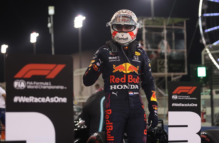 Resultado clasificación F1: Verstappen logra la primera pole y Sainz y Alonso saldrán octavo y noveno Resultado clasificación F1: Verstappen logra la primera pole y Sainz y Alonso saldrán octavo y noveno