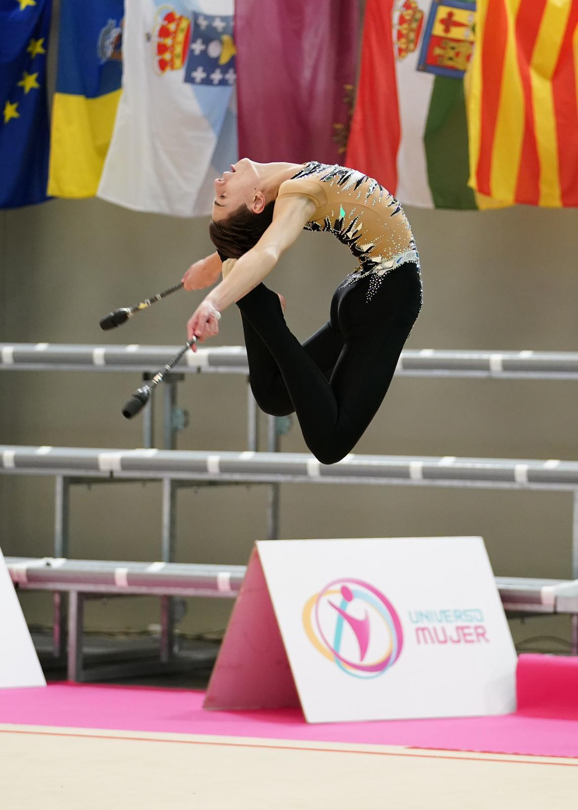 Ismael Navaza, sobre la poca representación masculina en la Gimnasia Rítmica: "Hay que luchar por lo que nos gusta y no hacer caso a lo que digan" Ismael Navaza, sobre la poca representación masculina en la Gimnasia Rítmica: "Hay que luchar por lo que nos gusta y no hacer caso a lo que digan"