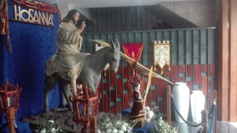Exposición de la Hermandad de Las Palmas en la iglesia de los Salesianos Exposición de la Hermandad de Las Palmas en la iglesia de los Salesianos