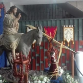Exposición de la Hermandad de Las Palmas en la iglesia de los Salesianos Exposición de la Hermandad de Las Palmas en la iglesia de los Salesianos