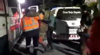 Rescatado el espeleólogo que se rompió la pierna en una cueva de Arredondo Rescatado el espeleólogo que se rompió la pierna en una cueva de Arredondo