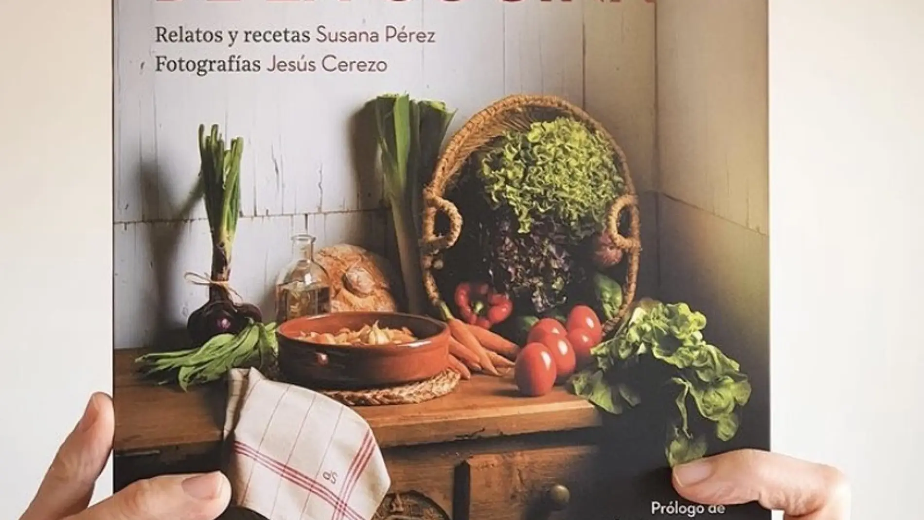"Alrededor de la cocina", el último libro de Webos Fritos