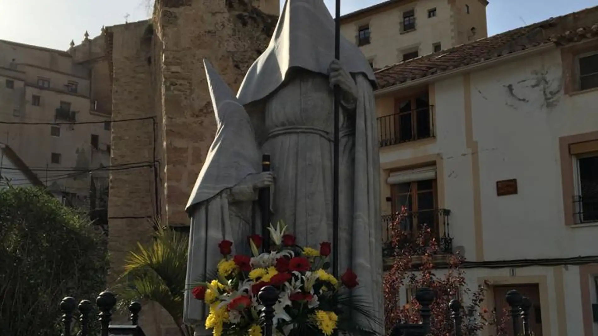 Monumento homenaje a la Semana Santa en Chinchilla