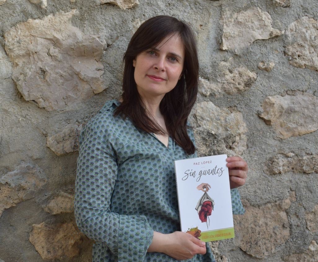 "Sin guantes", el último libro de la escritora conquense Paz López "Sin guantes", el último libro de la escritora conquense Paz López