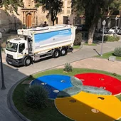Se trata de un vehículo de última generación que, sumado a los cuatro anteriores adquiridos hace dos años, supondrá una mejora en el servicio y la renovación de un tercio de la flota existente Se trata de un vehículo de última generación que, sumado a los cuatro anteriores adquiridos hace dos años, supondrá una mejora en el servicio y la renovación de un tercio de la flota existente