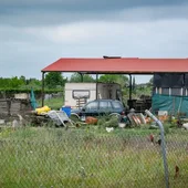 Los propietarios de las edificaciones de los Rostros paralizan la demolición de las construcciones ilegales Los propietarios de las edificaciones de los Rostros paralizan la demolición de las construcciones ilegales