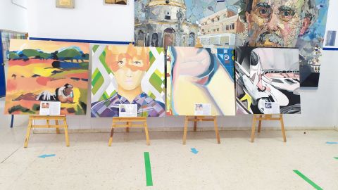 Una de las exposiciones en el centro