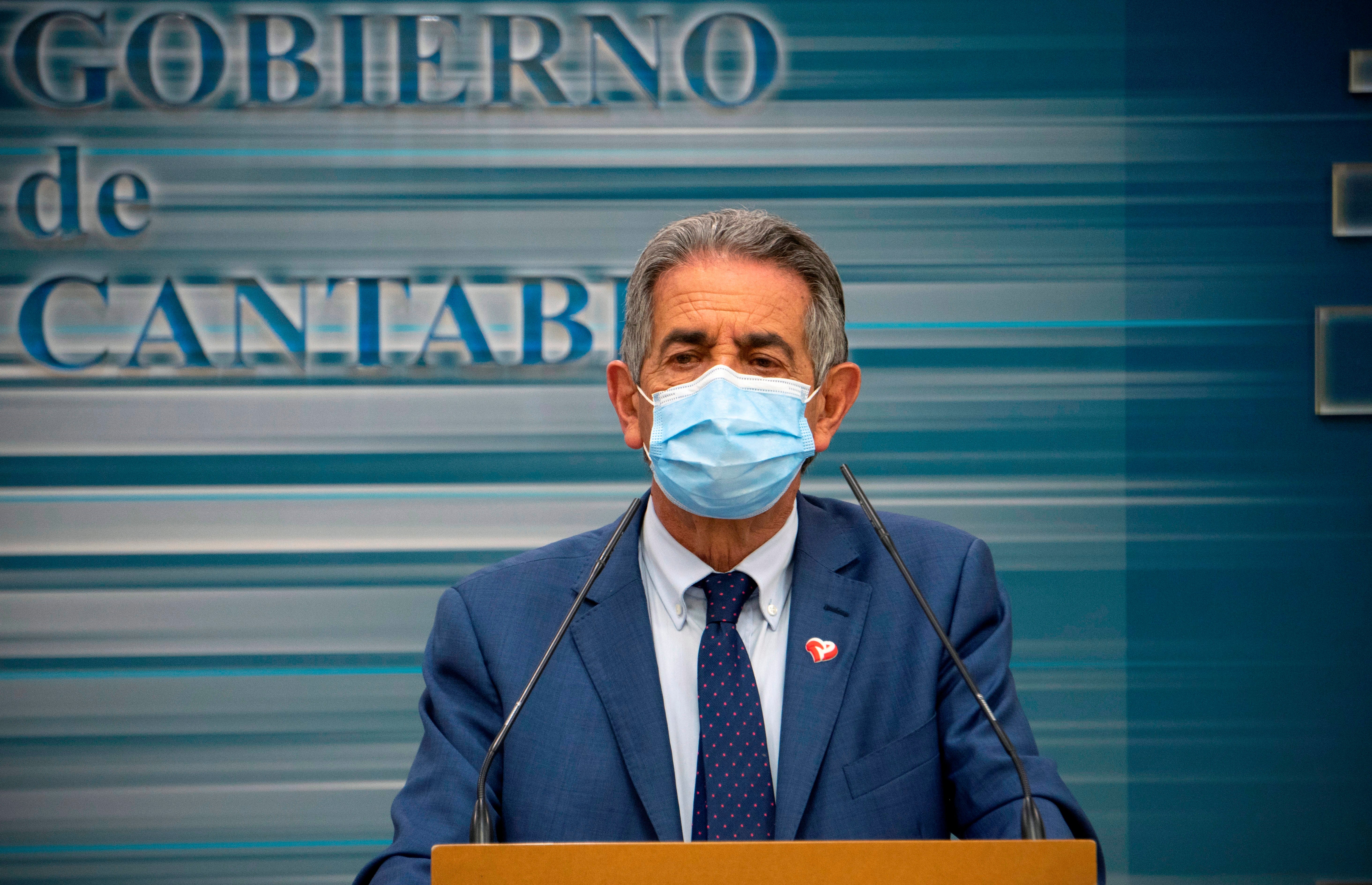 Revilla, sobre las elecciones madrileñas: "Ayuso va a barrer, no con mayoría absoluta, pero gobernará con Vox" Revilla, sobre las elecciones madrileñas: "Ayuso va a barrer, no con mayoría absoluta, pero gobernará con Vox"