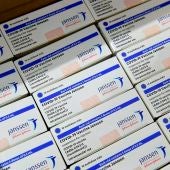 Janssen retrasa el envío de sus vacunas a Europa tras su suspensión temporal en EEUU