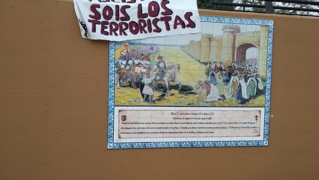 Condena en Badajoz al "acto vandálico" sufrido por el mural que ensalza la figura de Alfonso IX de León en Badajoz Condena en Badajoz al "acto vandálico" sufrido por el mural que ensalza la figura de Alfonso IX de León en Badajoz