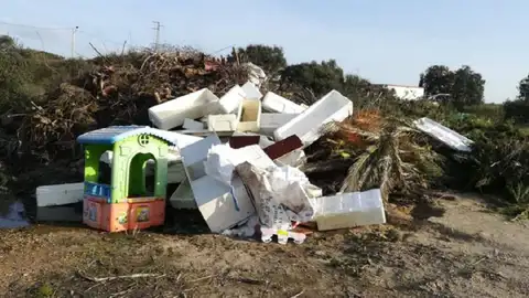 Medidas más duras para quienes depositen residuos en escombreras ilegales 