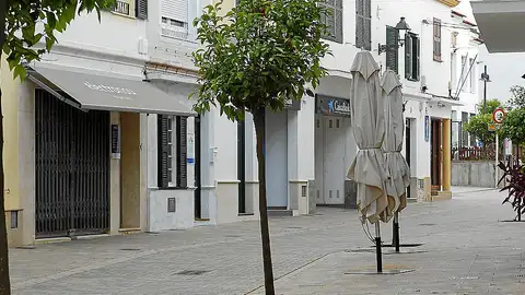 Los comercios de Menorca piden negociar los alquileres con los propietarios. Los comercios de Menorca piden negociar los alquileres con los propietarios.
