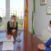 Ana Mestre y los representantes del Comité de Empresa Ana Mestre y los representantes del Comité de Empresa