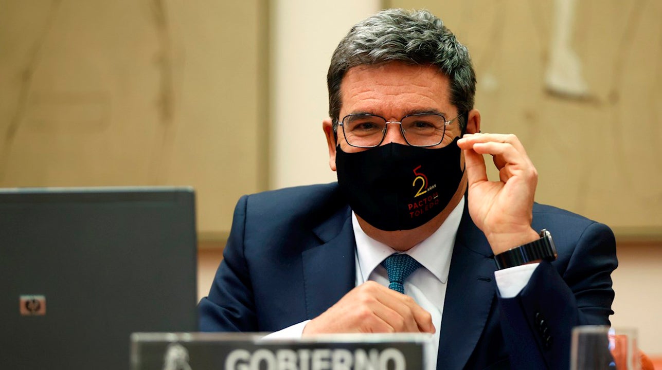 VOTA: ¿Cree que el Gobierno propone ahora que las mutuas puedan sumarse al proceso de vacunación por necesidad sanitaria, interés político o ambas? VOTA: ¿Cree que el Gobierno propone ahora que las mutuas puedan sumarse al proceso de vacunación por necesidad sanitaria, interés político o ambas?