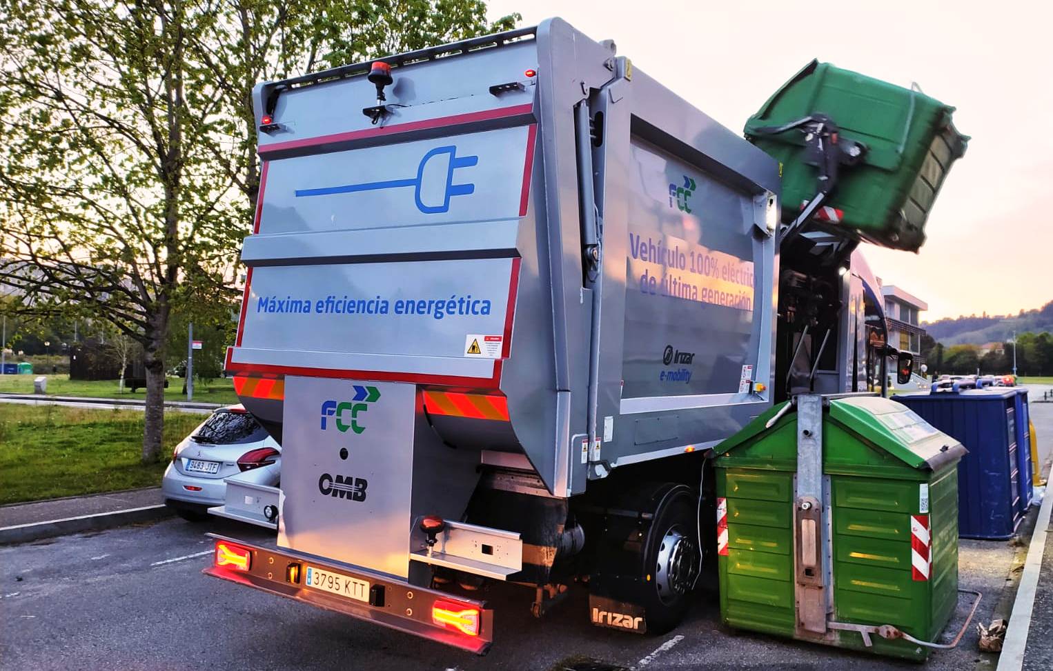 EMULSA prueba un camión eléctrico en el servicio de recogida de residuos EMULSA prueba un camión eléctrico en el servicio de recogida de residuos