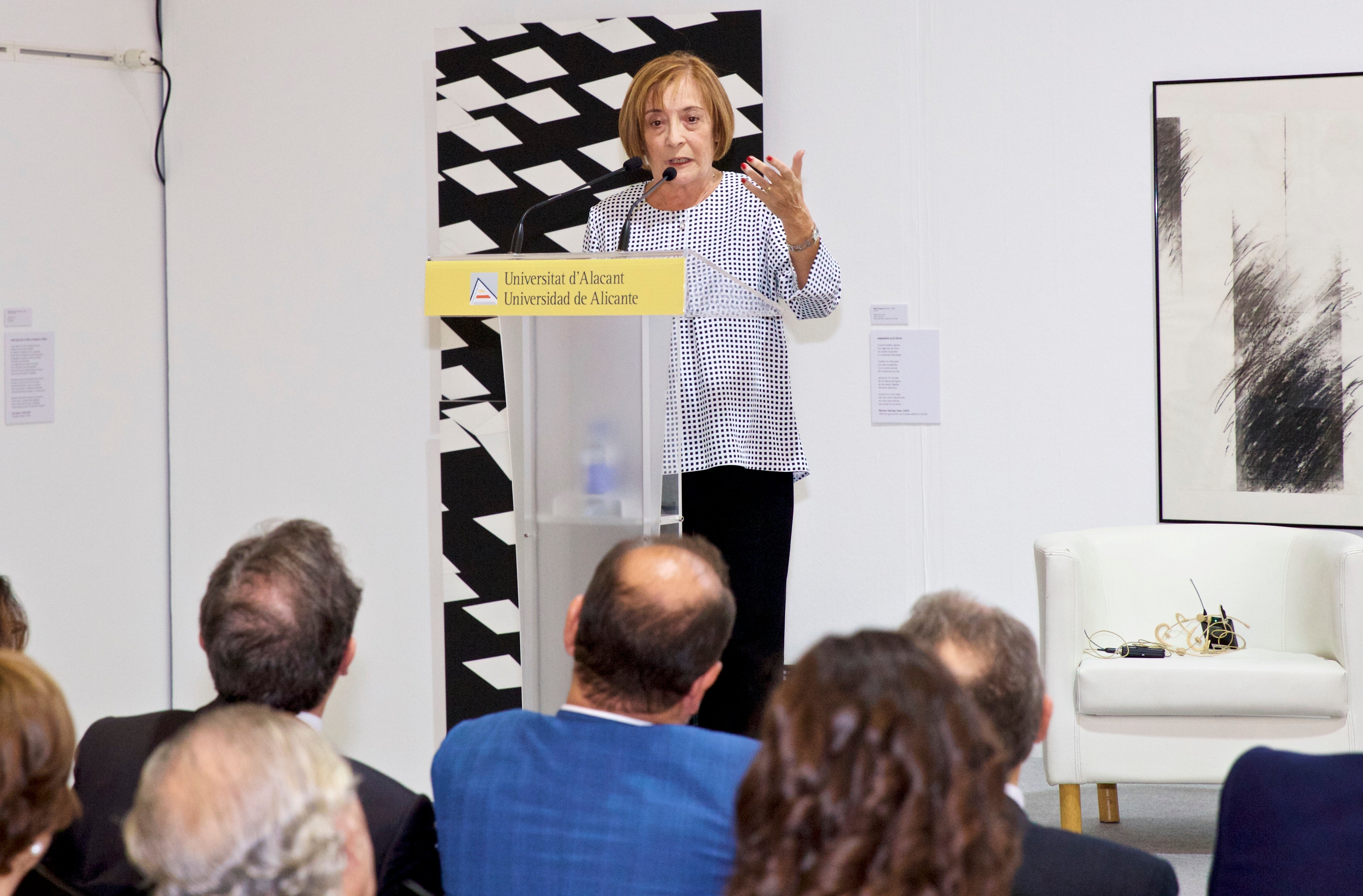 El Gobierno incluye a la catedrática de la UA María Teresa Soler en el grupo de expertos para la reforma fiscal El Gobierno incluye a la catedrática de la UA María Teresa Soler en el grupo de expertos para la reforma fiscal