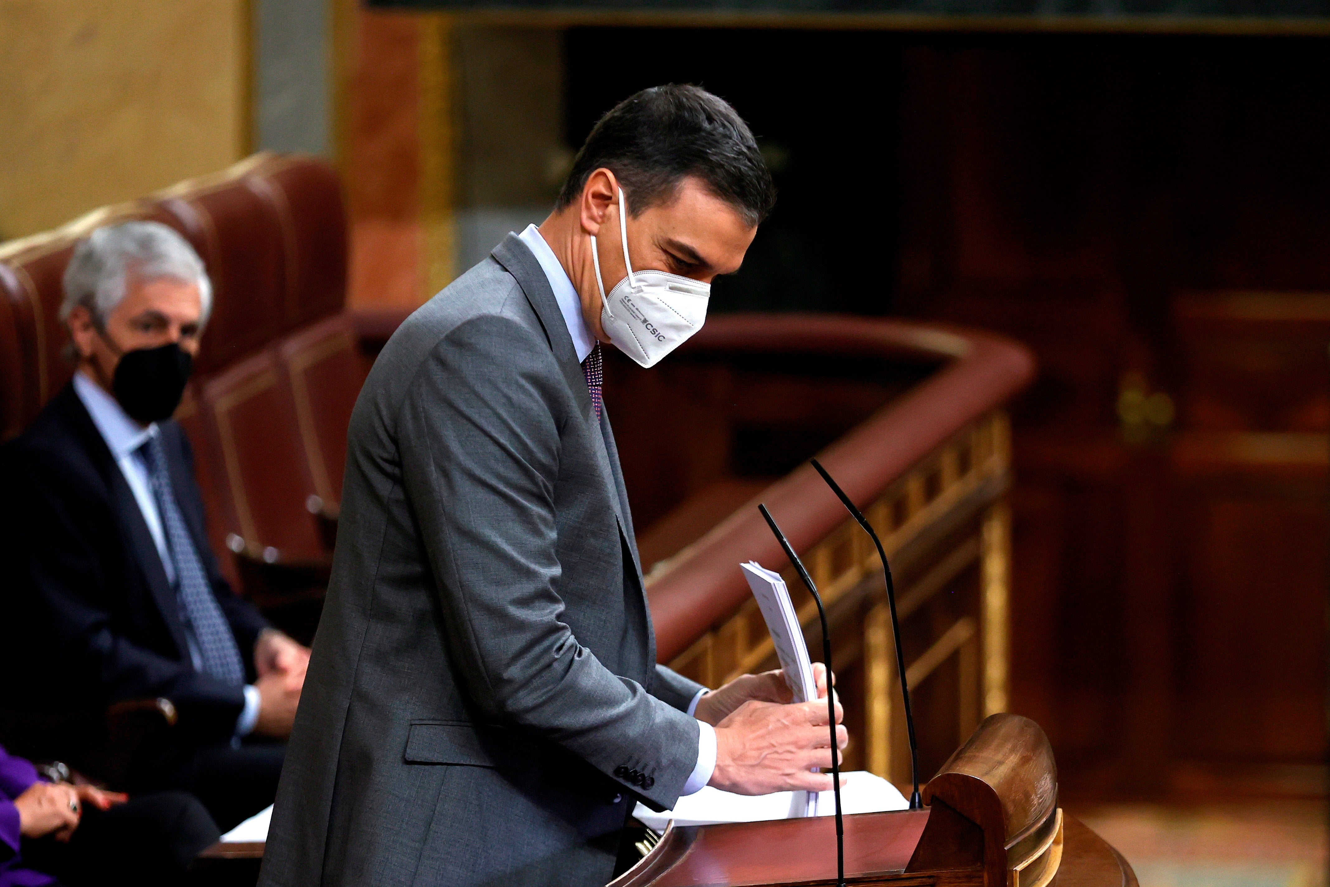 Las preguntas de Amón: "¿No es decepcionante que el debate en Telemadrid se organice sin el candidato socialista Pedro Sánchez? Las preguntas de Amón: "¿No es decepcionante que el debate en Telemadrid se organice sin el candidato socialista Pedro Sánchez?