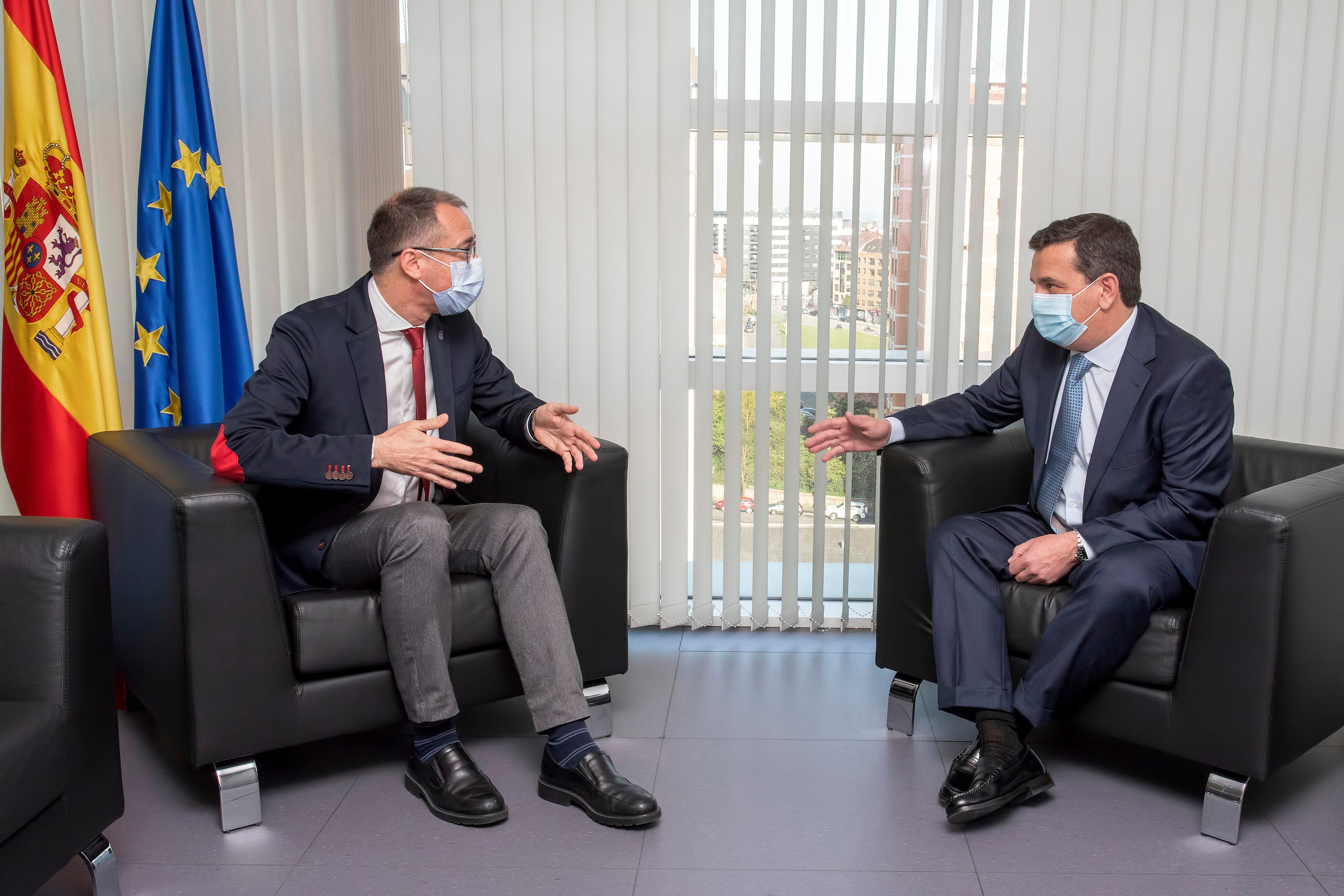 El Colegio de Médicos pide condiciones "competitivas" para atraer profesionales El Colegio de Médicos pide condiciones "competitivas" para atraer profesionales