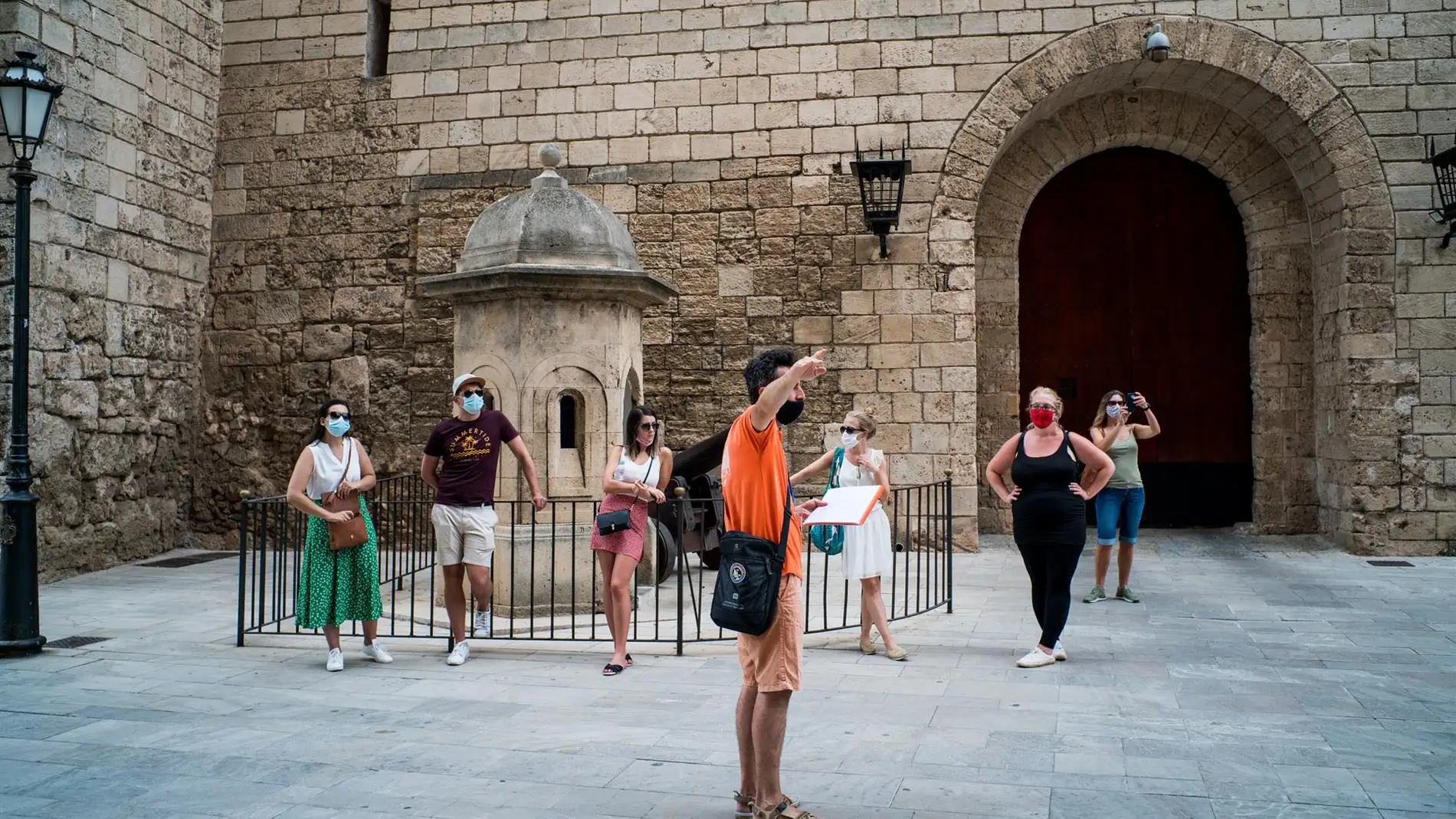 Armengol se muestra convencida de que habrá temporada turística en Baleares y plantea que se alargue hasta Navidad