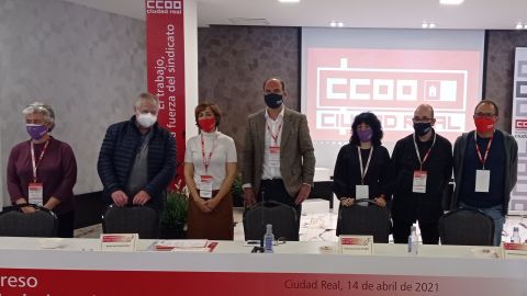 Muñoz junto a la nueva ejecutiva de CCOO en Ciudad Real Muñoz junto a la nueva ejecutiva de CCOO en Ciudad Real