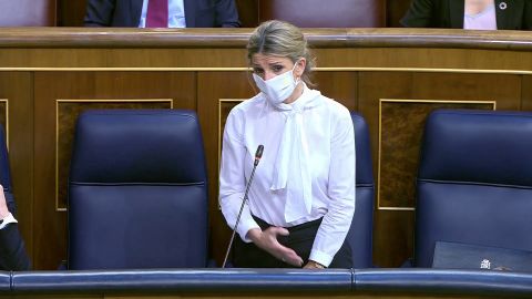 Yolanda D&iacute;az anima a "trabajar" a Garc&iacute;a Egea y le pide que no manipule las cifras del paro