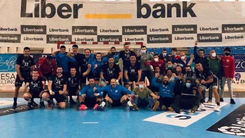El Liberbank Cantabria Sinf&iacute;n gan&oacute; 31 a 29 al Ademar de Le&oacute;n en La Albericia
