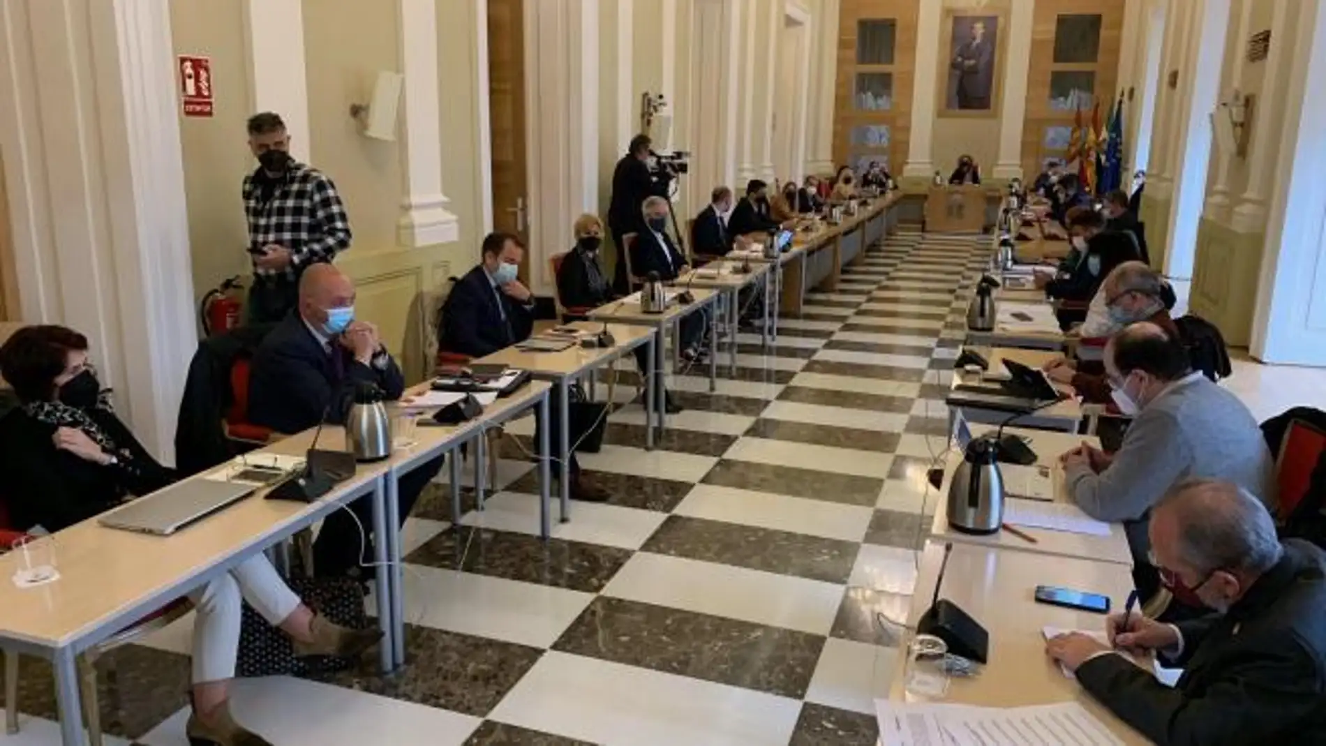 El Ayuntamiento de Cáceres colaborará con la Cámara de Comercio para agilizar las ayudas a pymes y autónomos