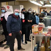 La ‘revolución solidaria’ cumple un año con más de 1.000 #heroescondelantal y 600 #empresasconalma volcadas en proporcionar alimento diario a las personas más desfavorecidas de la provincia de Alicante La ‘revolución solidaria’ cumple un año con más de 1.000 #heroescondelantal y 600 #empresasconalma volcadas en proporcionar alimento diario a las personas más desfavorecidas de la provincia de Alicante