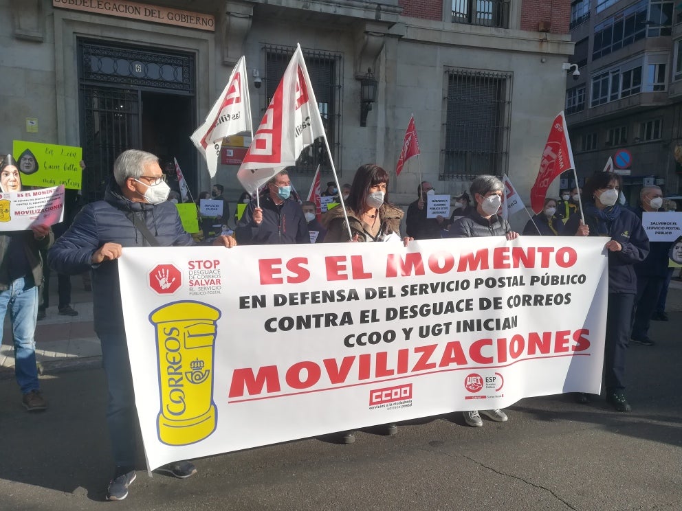 Trabajadores de Correos reclaman un servicio digno Trabajadores de Correos reclaman un servicio digno