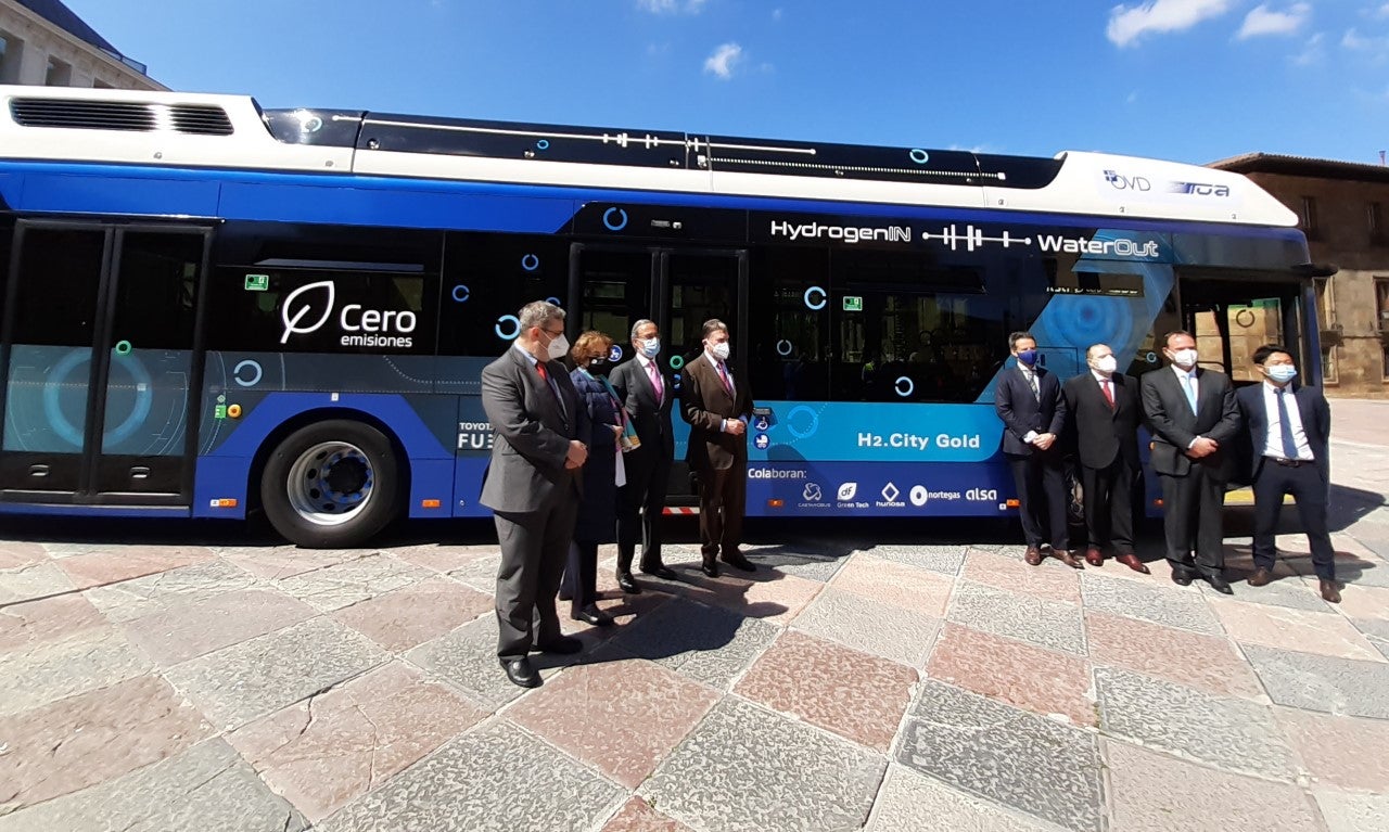 Primer bus urbano de hidrógeno 'verde' en Oviedo Primer bus urbano de hidrógeno 'verde' en Oviedo