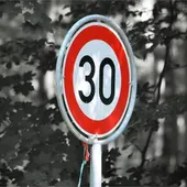 A 30 Km/h por las ciudades A 30 Km/h por las ciudades