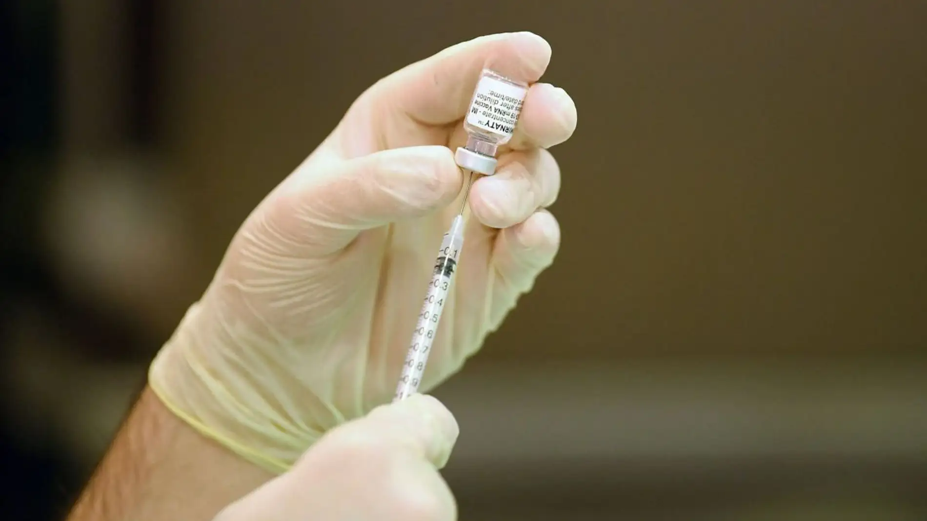 La vacuna es clave para evitar la propagación del virus